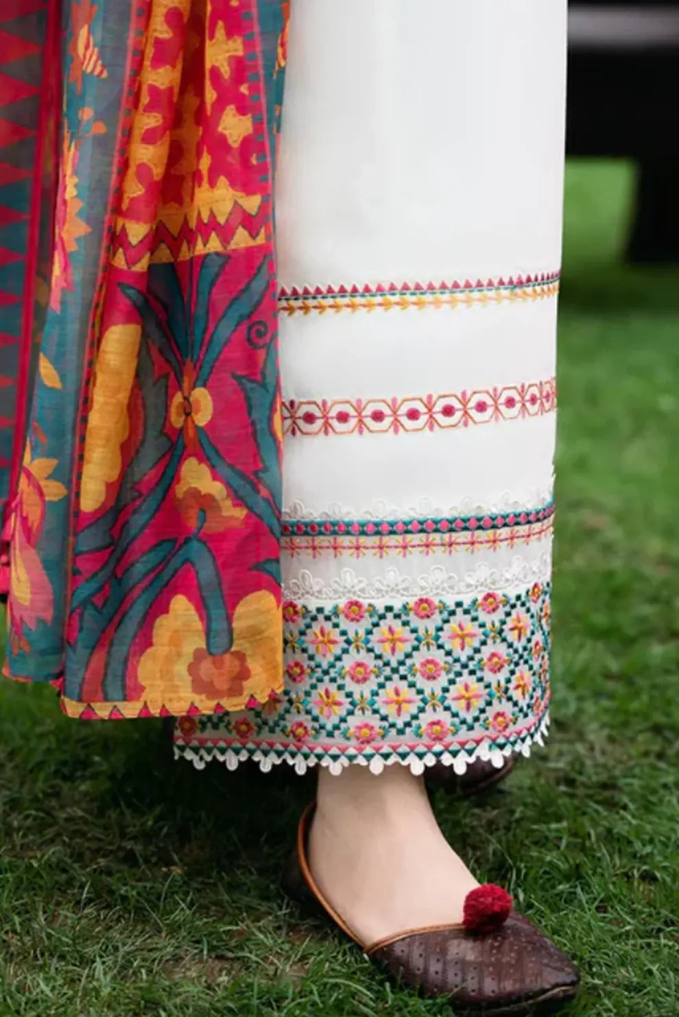 3 PIECE - UNSTITCHED | EMBROIDERED LAWN - SH1114