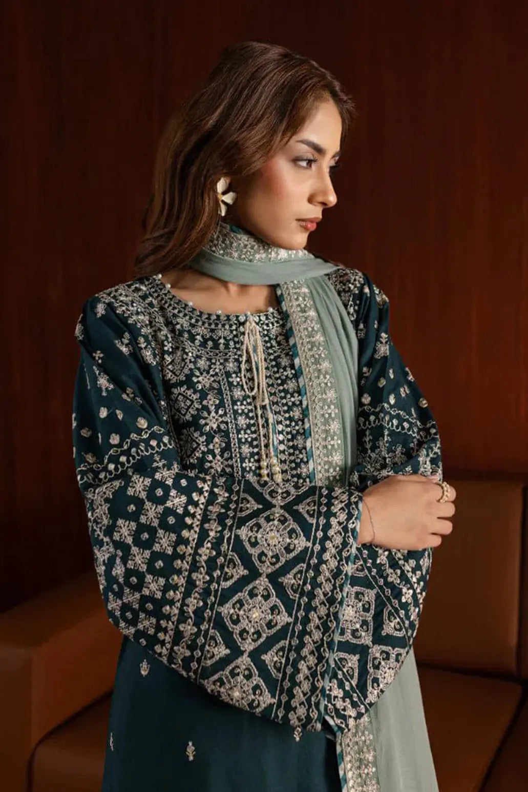 3 PIECE - UNSTITCHED | EMBROIDERED LAWN - GR1243