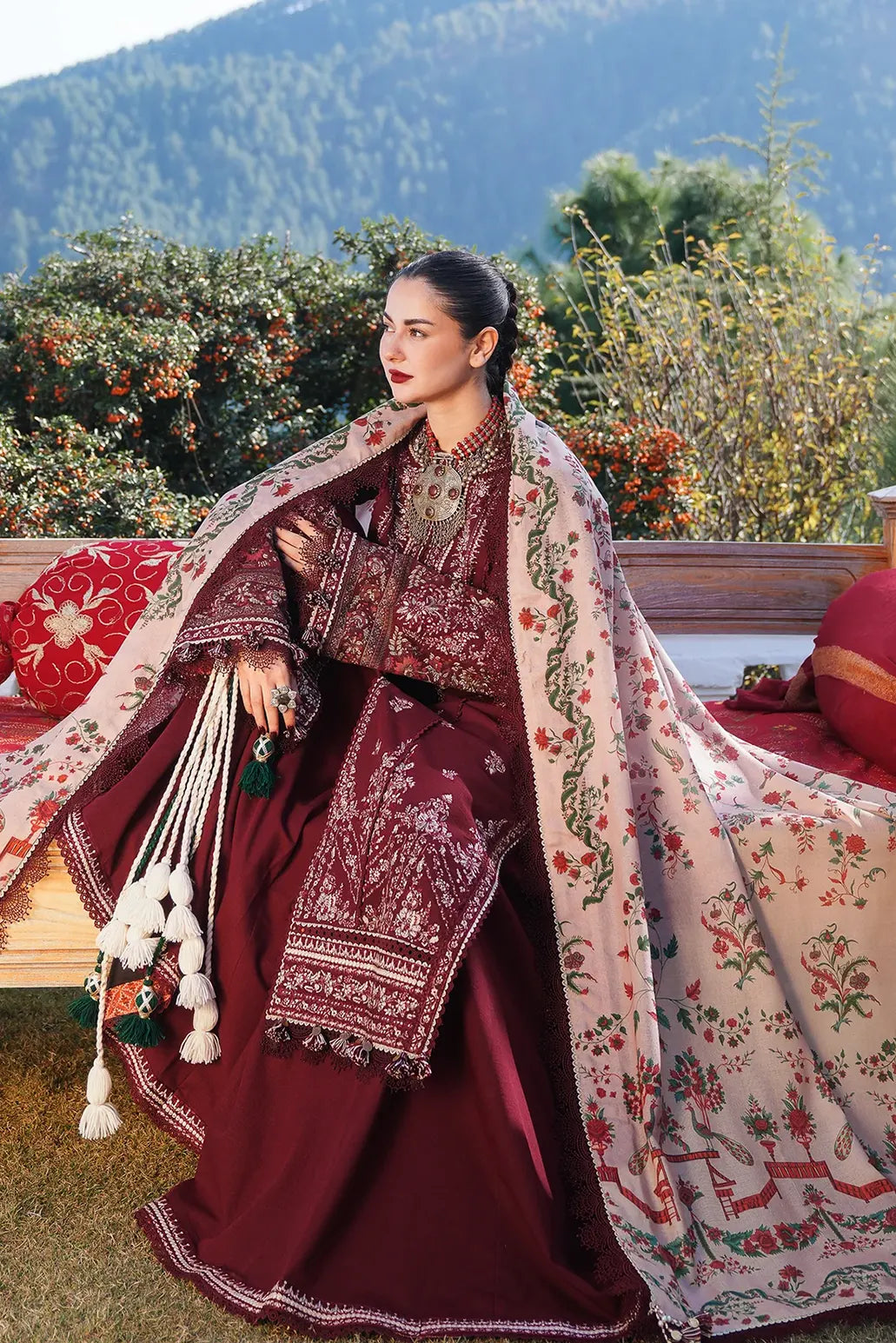 3 PIECE - UNSTITCHED | LUXURY EMBROIDERED LAWN - HR1185