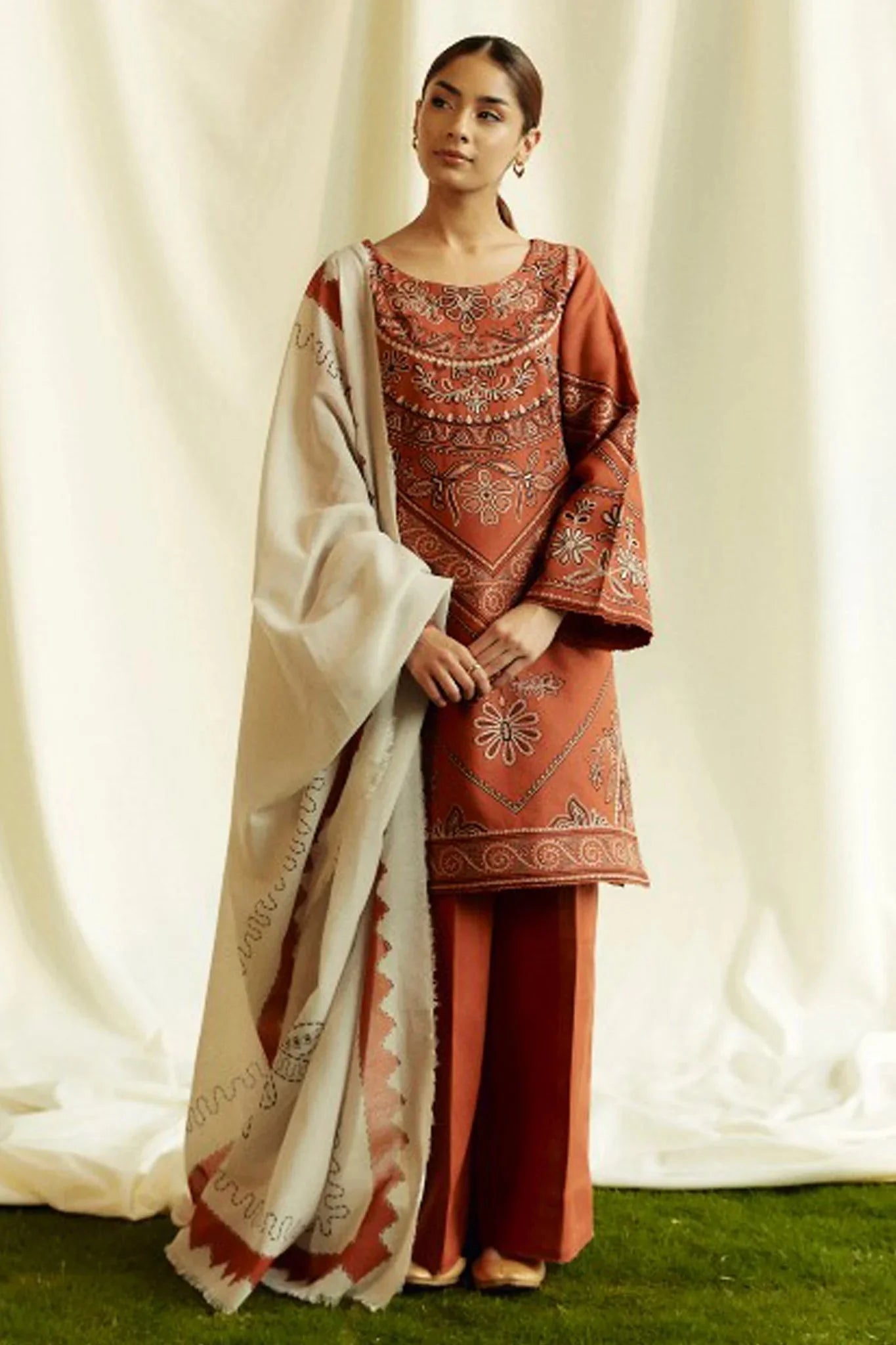 3 PIECE - UNSTITCHED | EMBROIDERED LAWN - ZS1131
