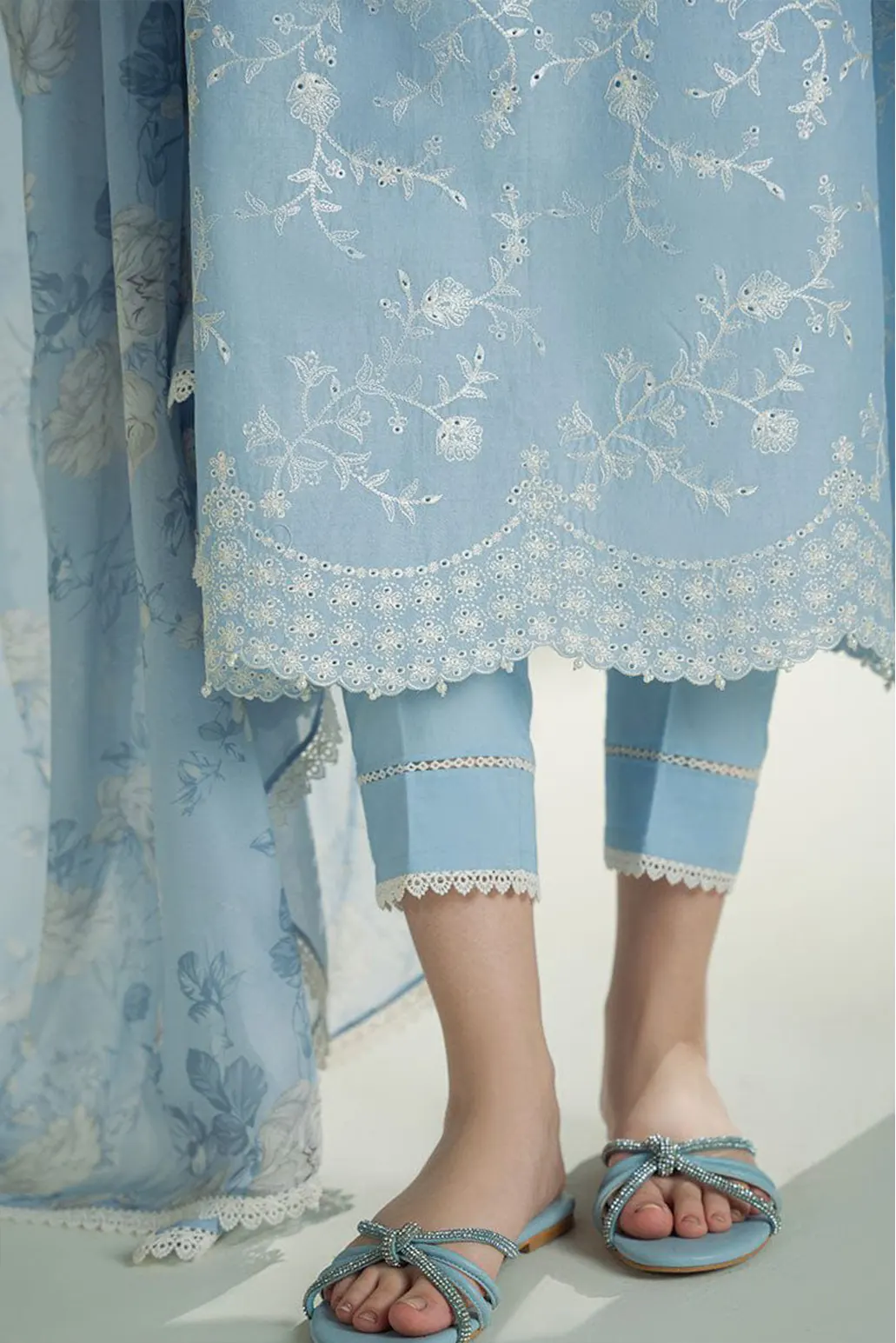 3 PIECE - UNSTITCHED | EMBROIDERED LAWN - GR1238