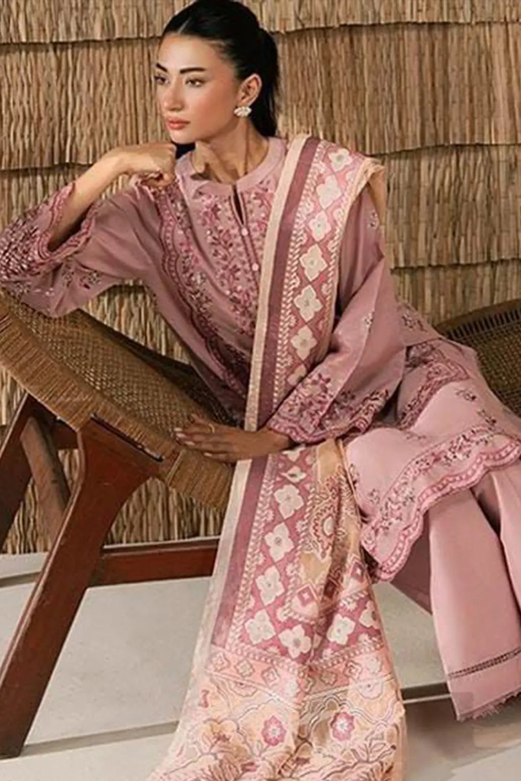 3 PIECE - UNSTITCHED | EMBROIDERED LAWN - GR1236