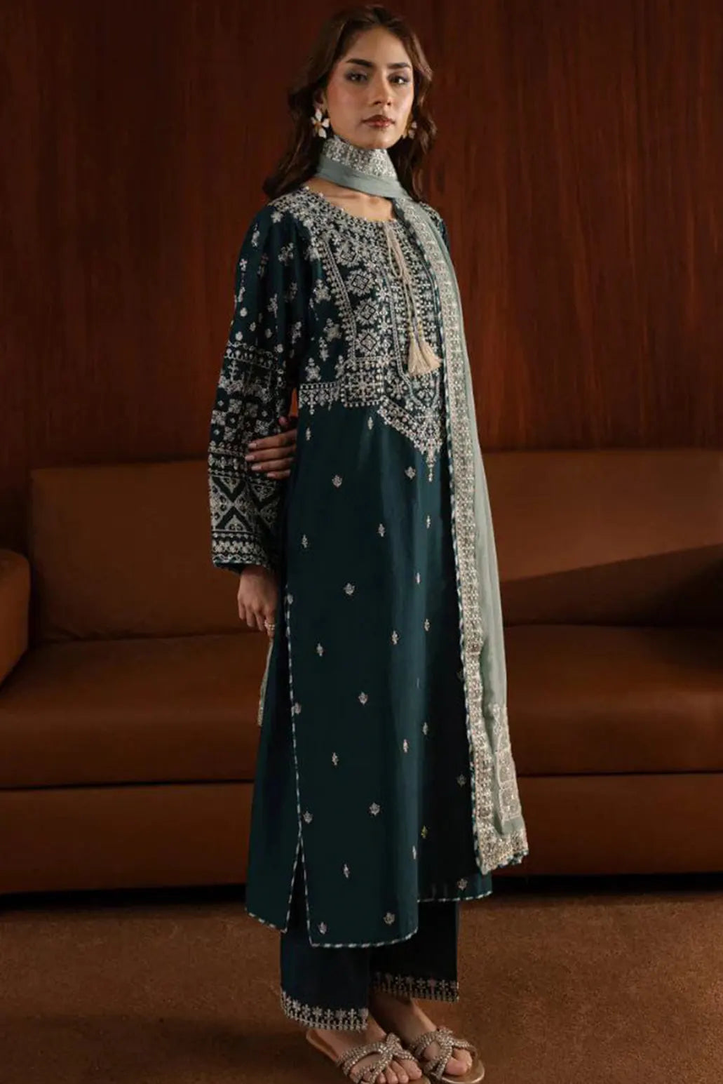 3 PIECE - UNSTITCHED | EMBROIDERED LAWN - GR1243