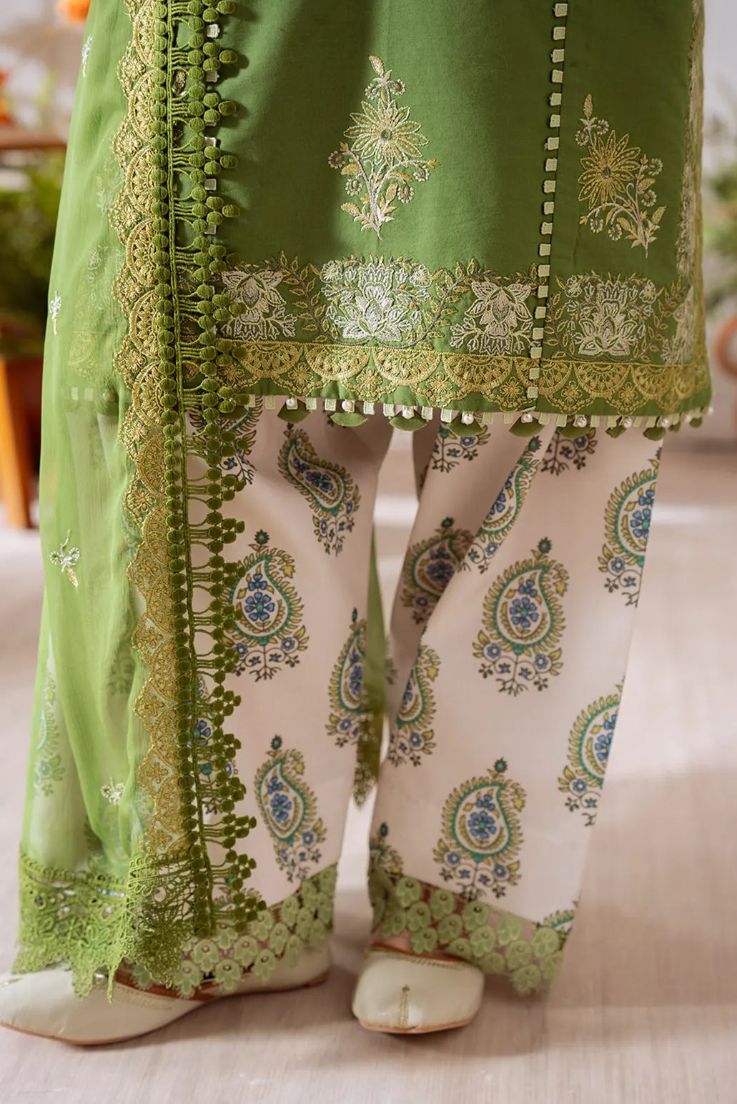 3 PIECE - UNSTITCHED | EMBROIDERED LAWN - SR1147-A
