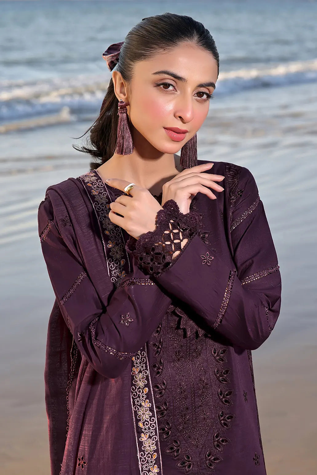 3 PIECE - UNSTITCHED | SCHIFFLI EMBROIDERED LAWN - IZ1142