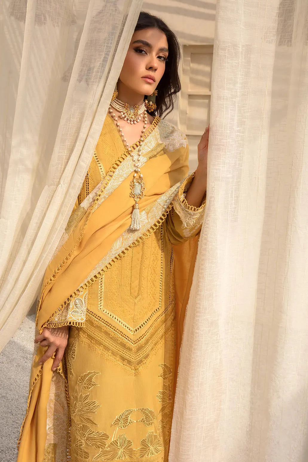 3 PIECE - UNSTITCHED | LUXURY EMBROIDERED LAWN - SS1141