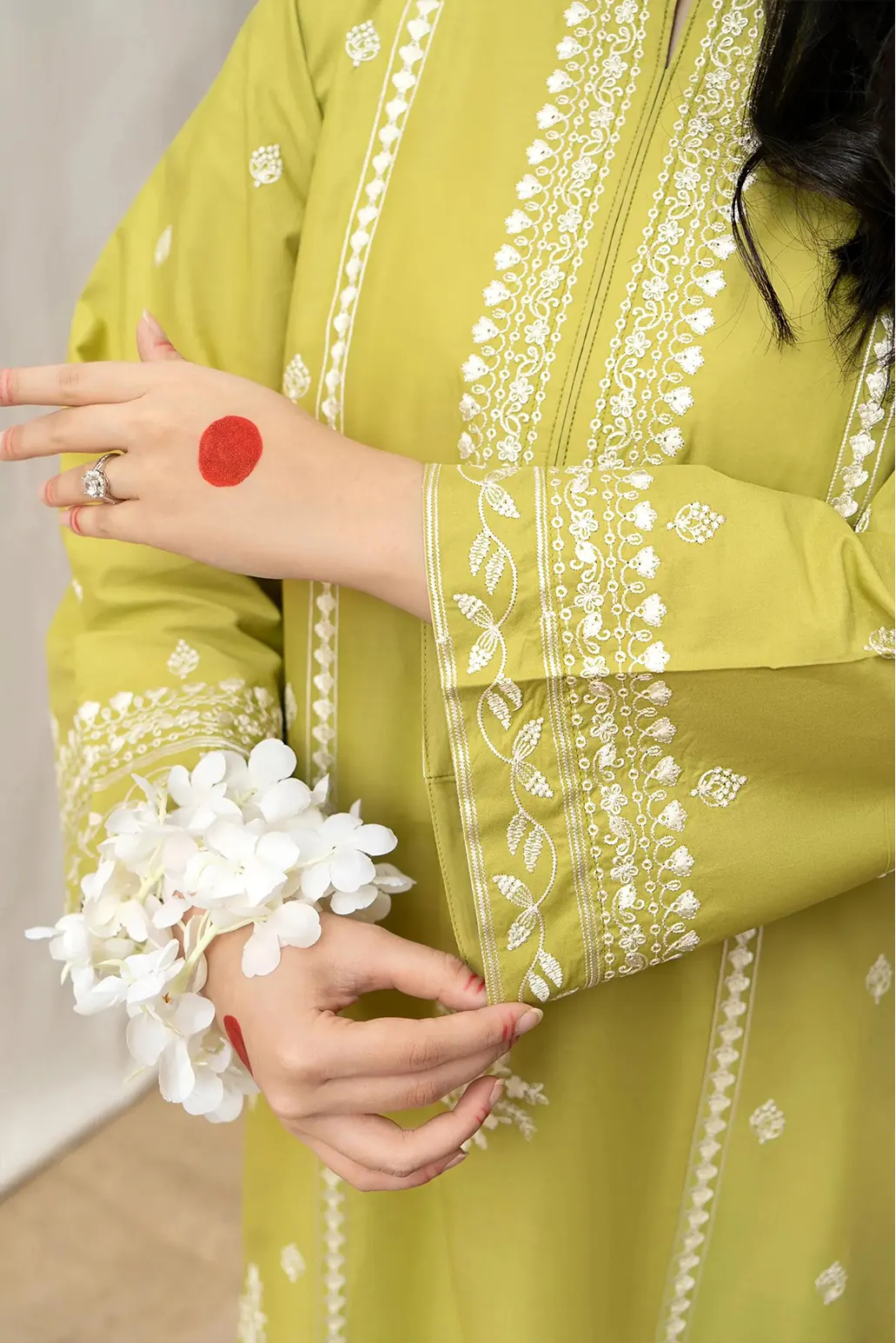 3 PIECE - UNSTITCHED | EMBROIDERED LAWN - GR1240