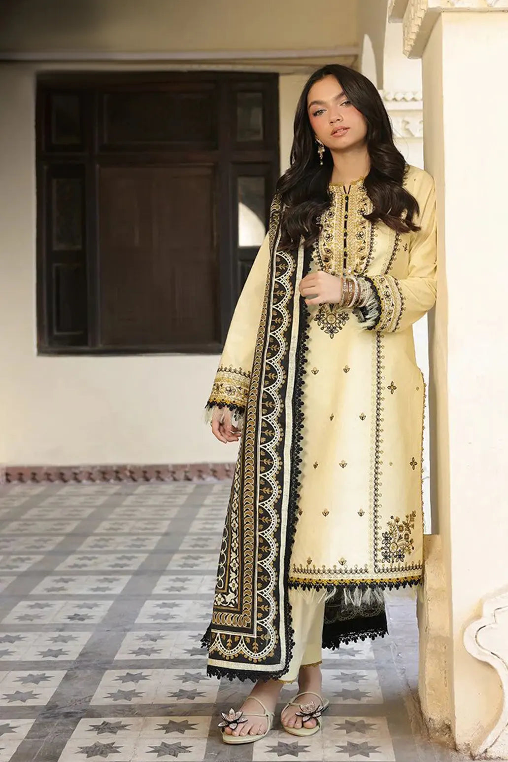 3 PIECE - UNSTITCHED | LUXURY EMBROIDERED LAWN - AJ1196