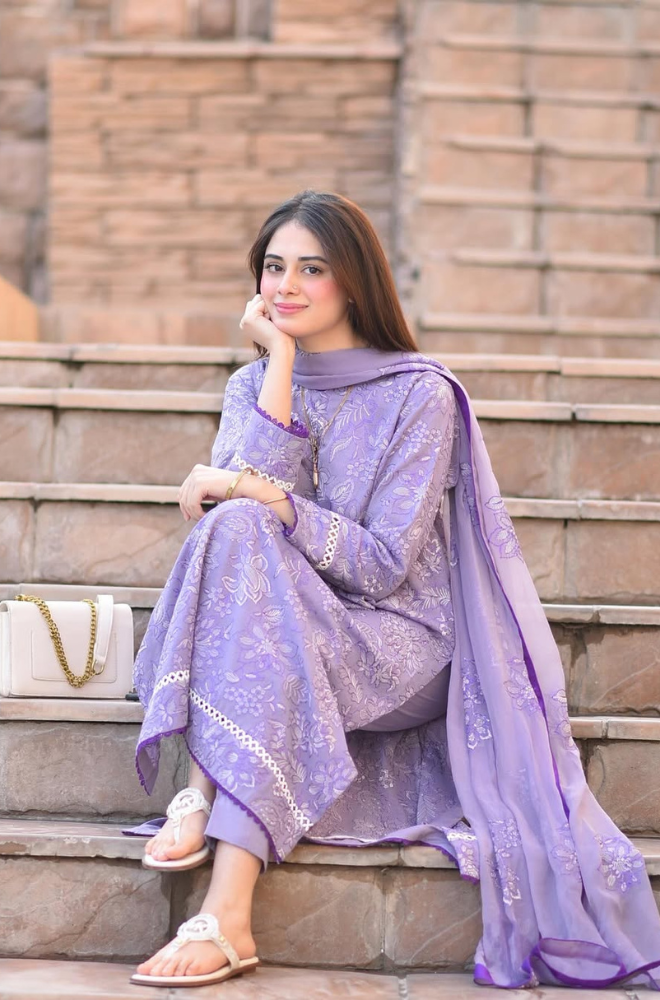 3 PIECE - UNSTITCHED | LUXURY EMBROIDERED LAWN - GR1133