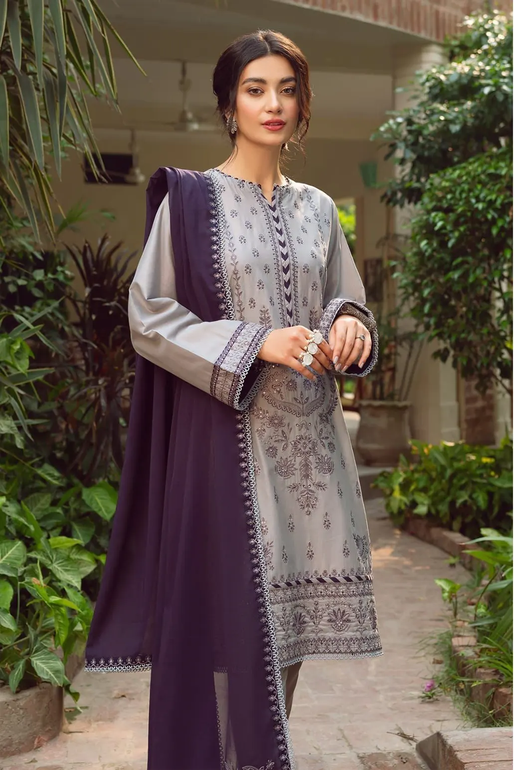 3 PIECE - UNSTITCHED | EMBROIDERED LAWN - JZ1175