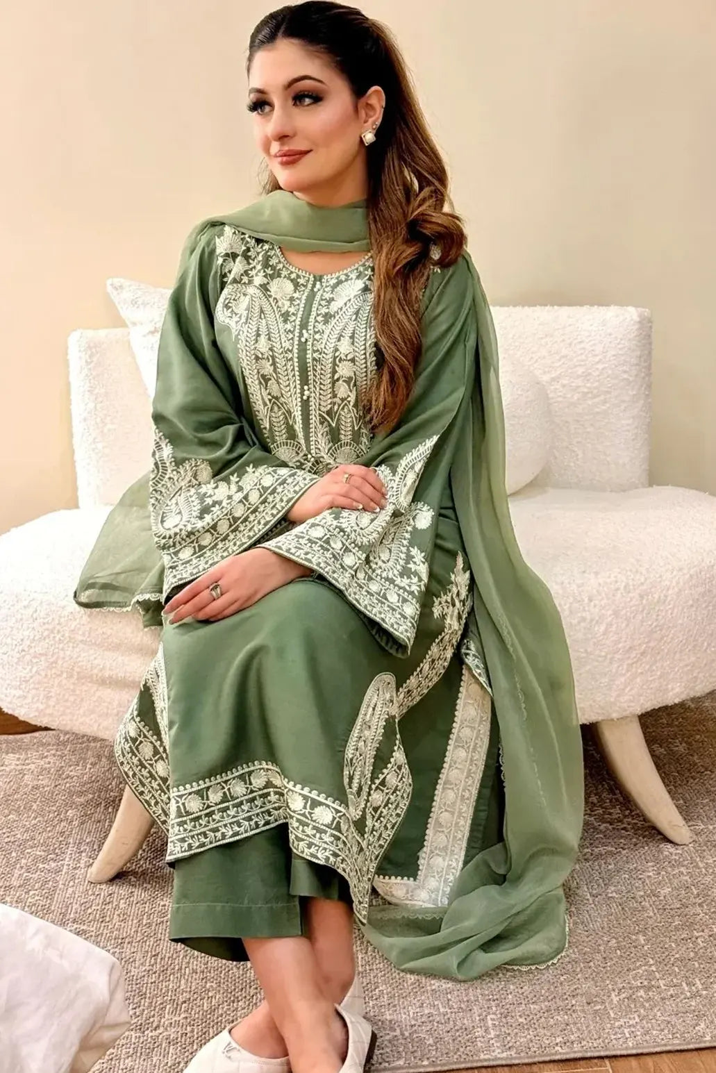 3 PIECE - UNSTITCHED | EMBROIDERED LAWN - GR1118