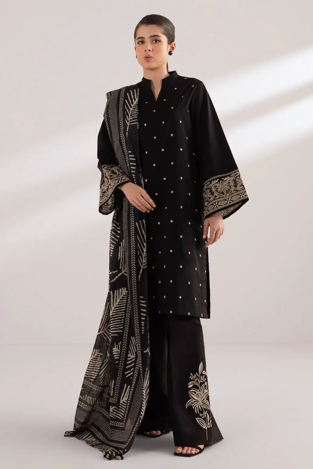 3 PIECE - UNSTITCHED | EMBROIDERED LAWN - GR1239
