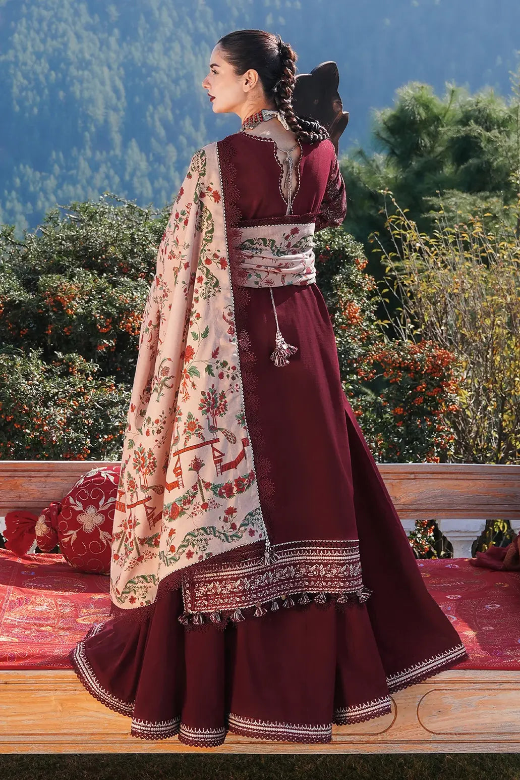 3 PIECE - UNSTITCHED | LUXURY EMBROIDERED LAWN - HR1185