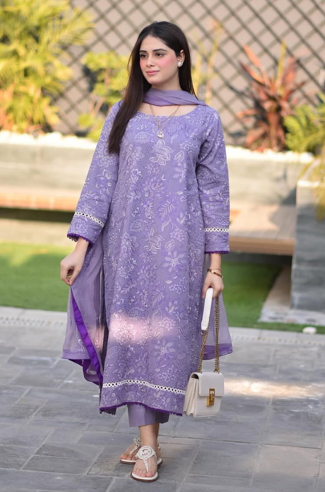 3 PIECE - UNSTITCHED | LUXURY EMBROIDERED LAWN - GR1133