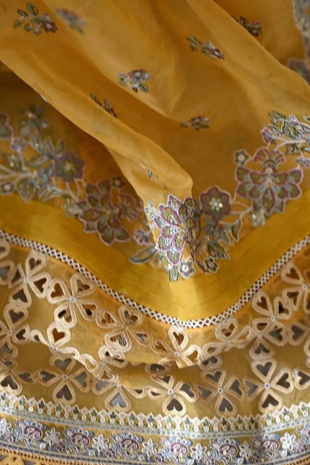 3 PIECE - UNSTITCHED | LUXURY EMBROIDERED LAWN - QL1143