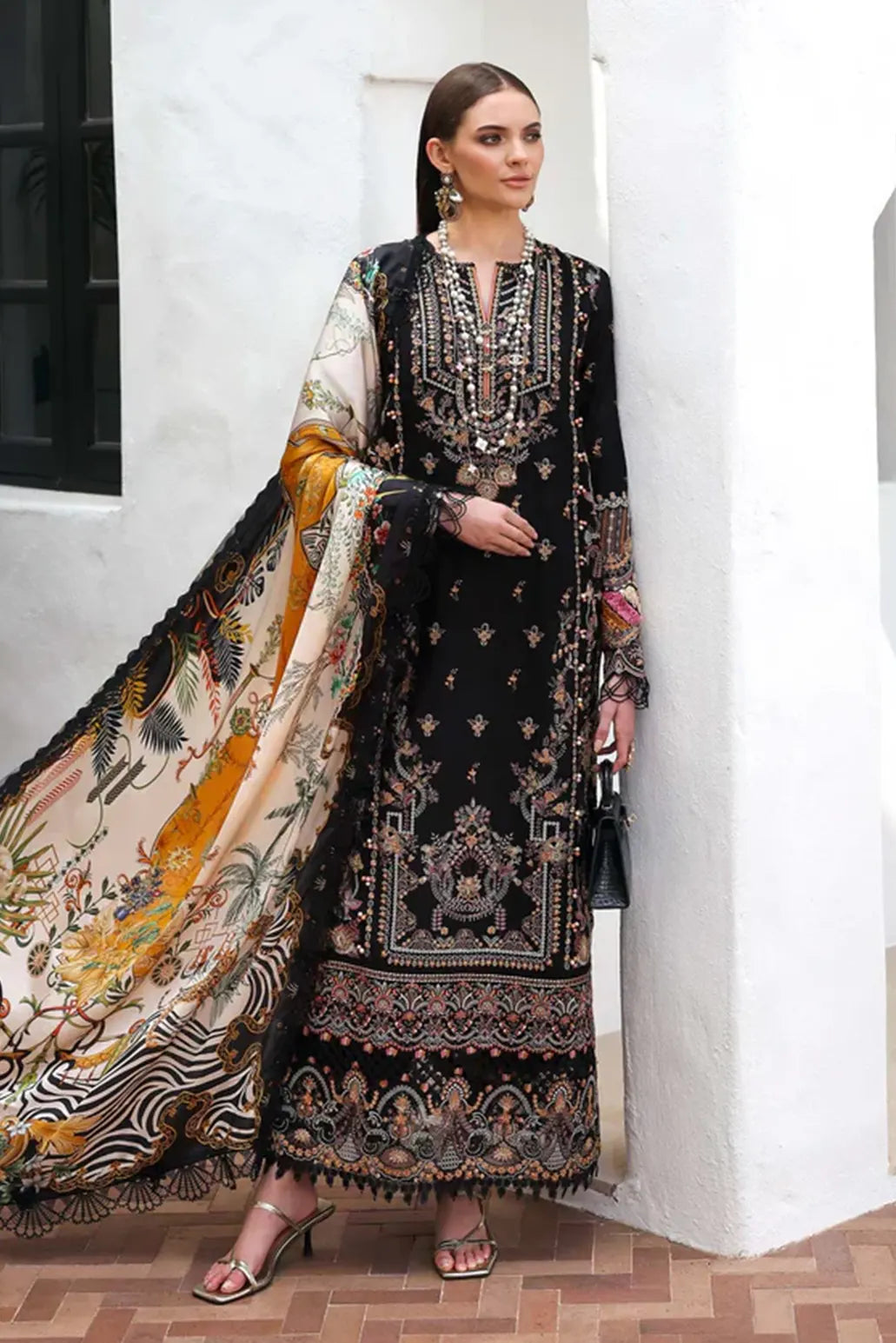 3 PIECE - UNSTITCHED | EMBROIDERED LAWN - GR1237
