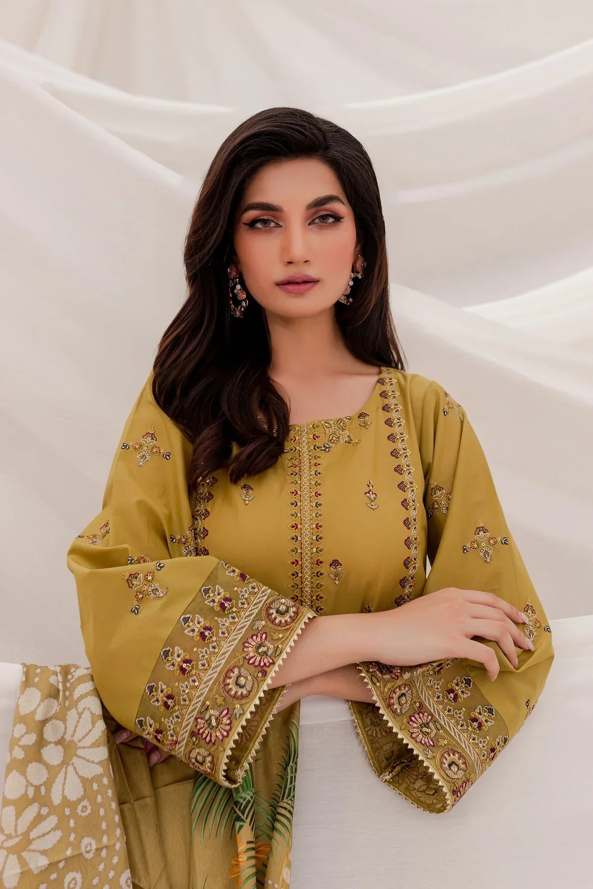 3 PIECE - UNSTITCHED | LUXURY EMBROIDERED LAWN - LL1166