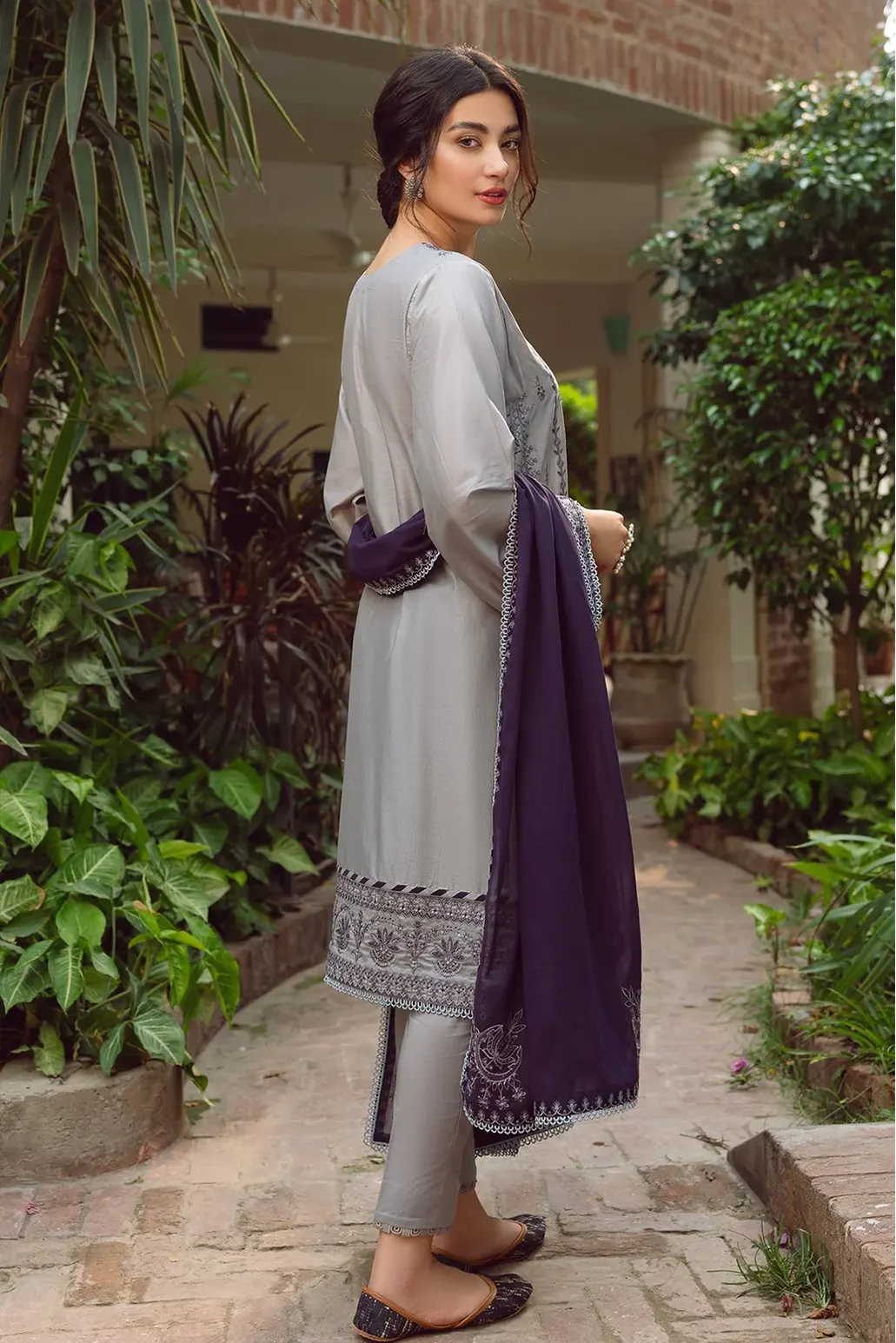 3 PIECE - UNSTITCHED | EMBROIDERED LAWN - JZ1175