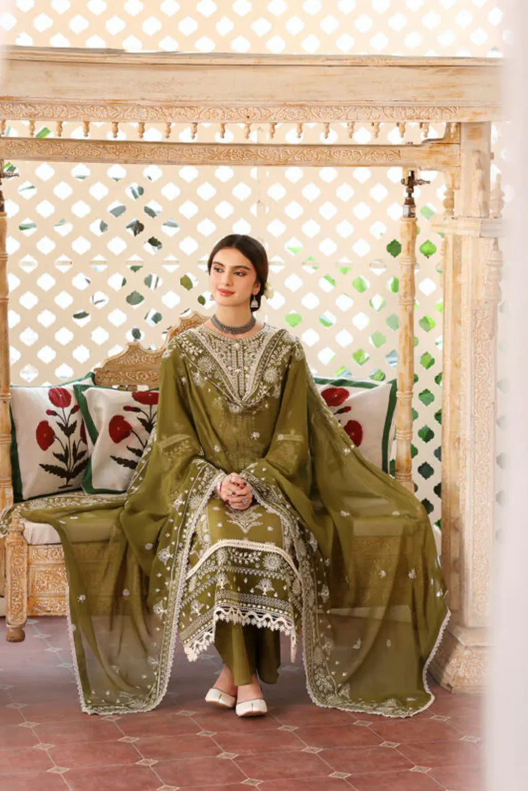 3 PIECE - UNSTITCHED | LUXURY EMBROIDERED LAWN - MN1149