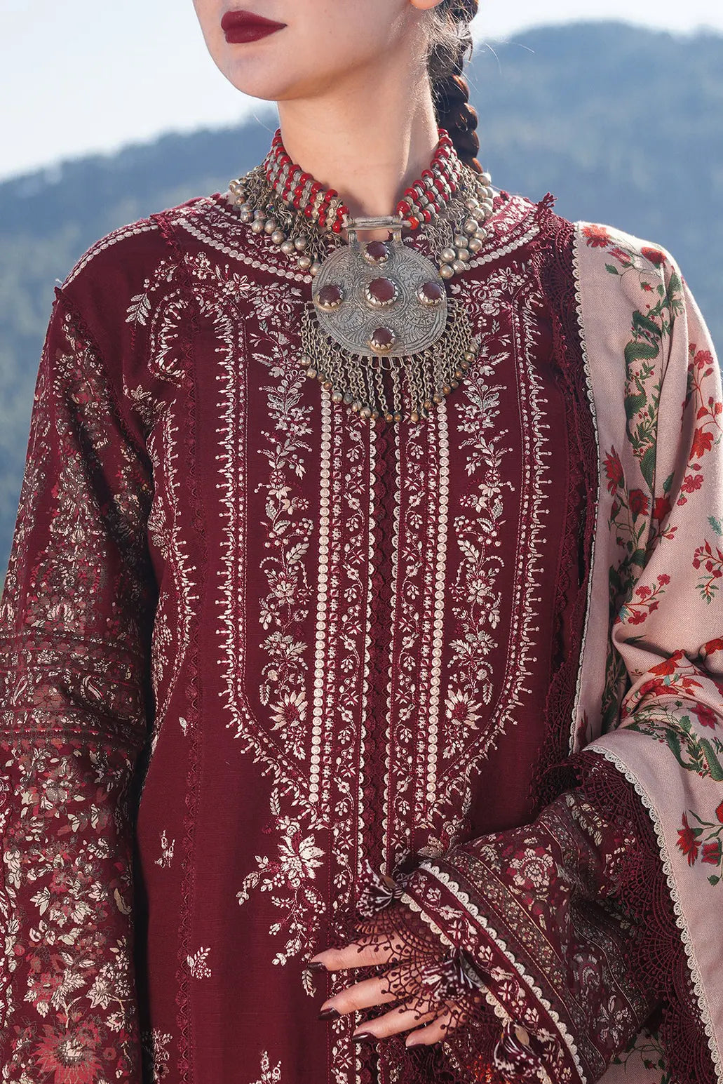 3 PIECE - UNSTITCHED | LUXURY EMBROIDERED LAWN - HR1185