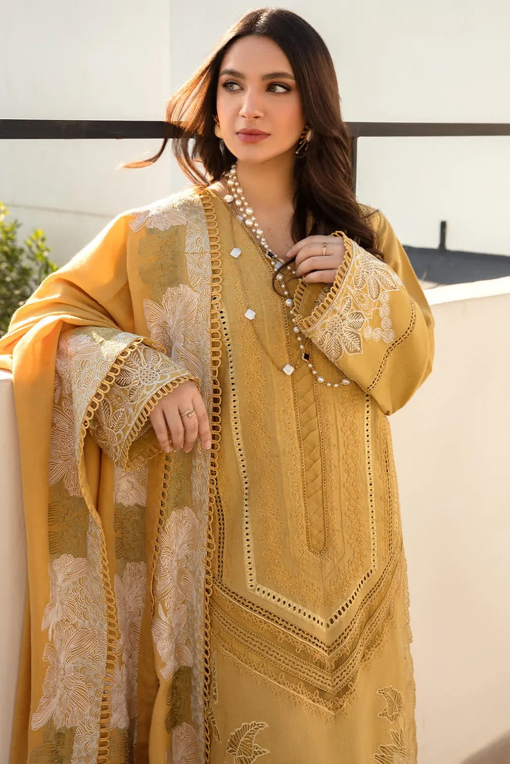 3 PIECE - UNSTITCHED | LUXURY EMBROIDERED LAWN - SS1141