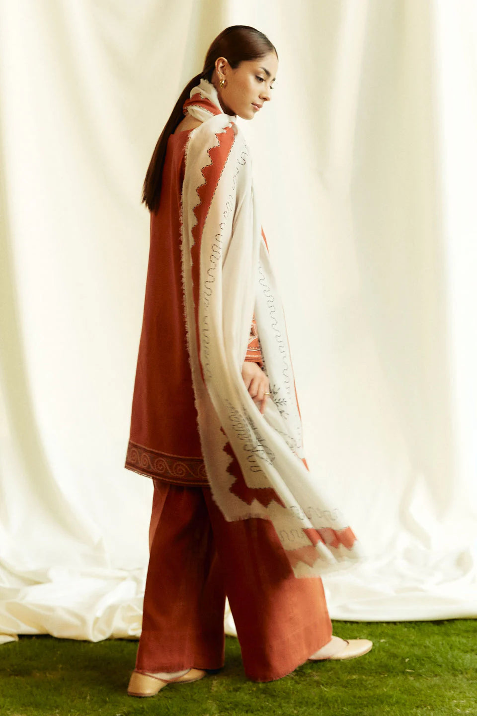 3 PIECE - UNSTITCHED | EMBROIDERED LAWN - ZS1131