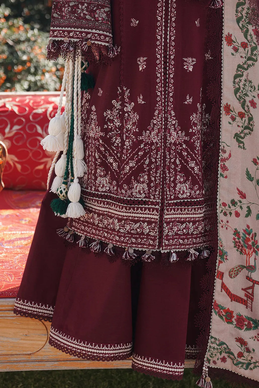 3 PIECE - UNSTITCHED | LUXURY EMBROIDERED LAWN - HR1185