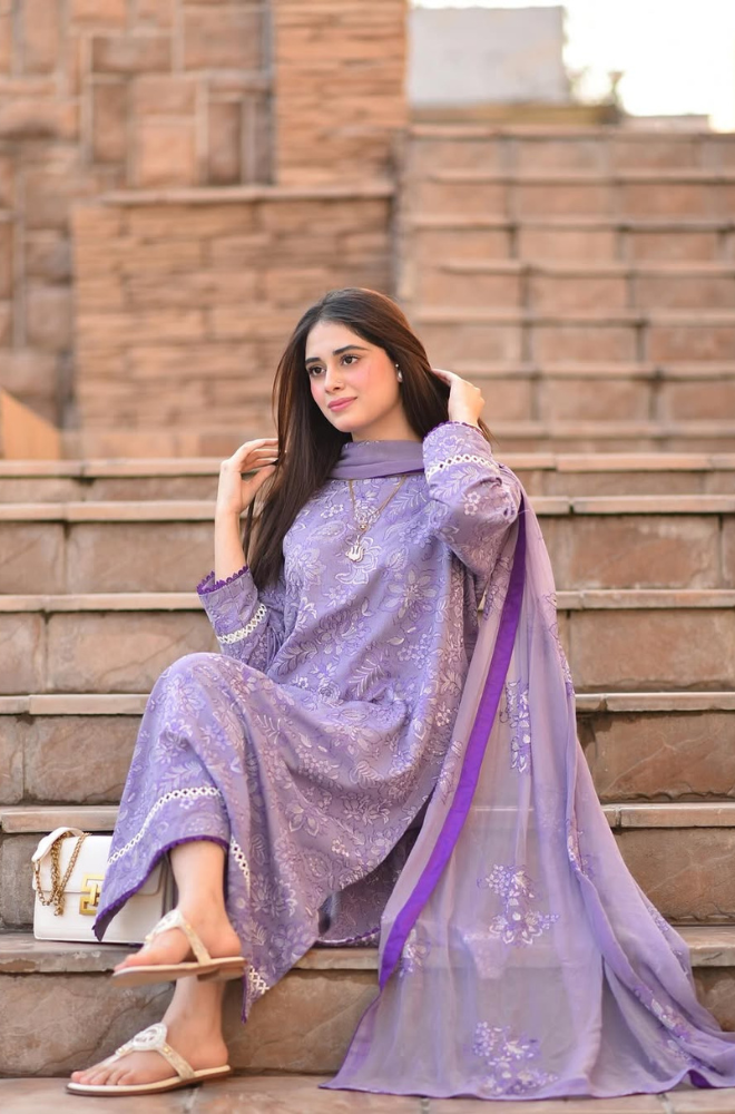 3 PIECE - UNSTITCHED | LUXURY EMBROIDERED LAWN - GR1133