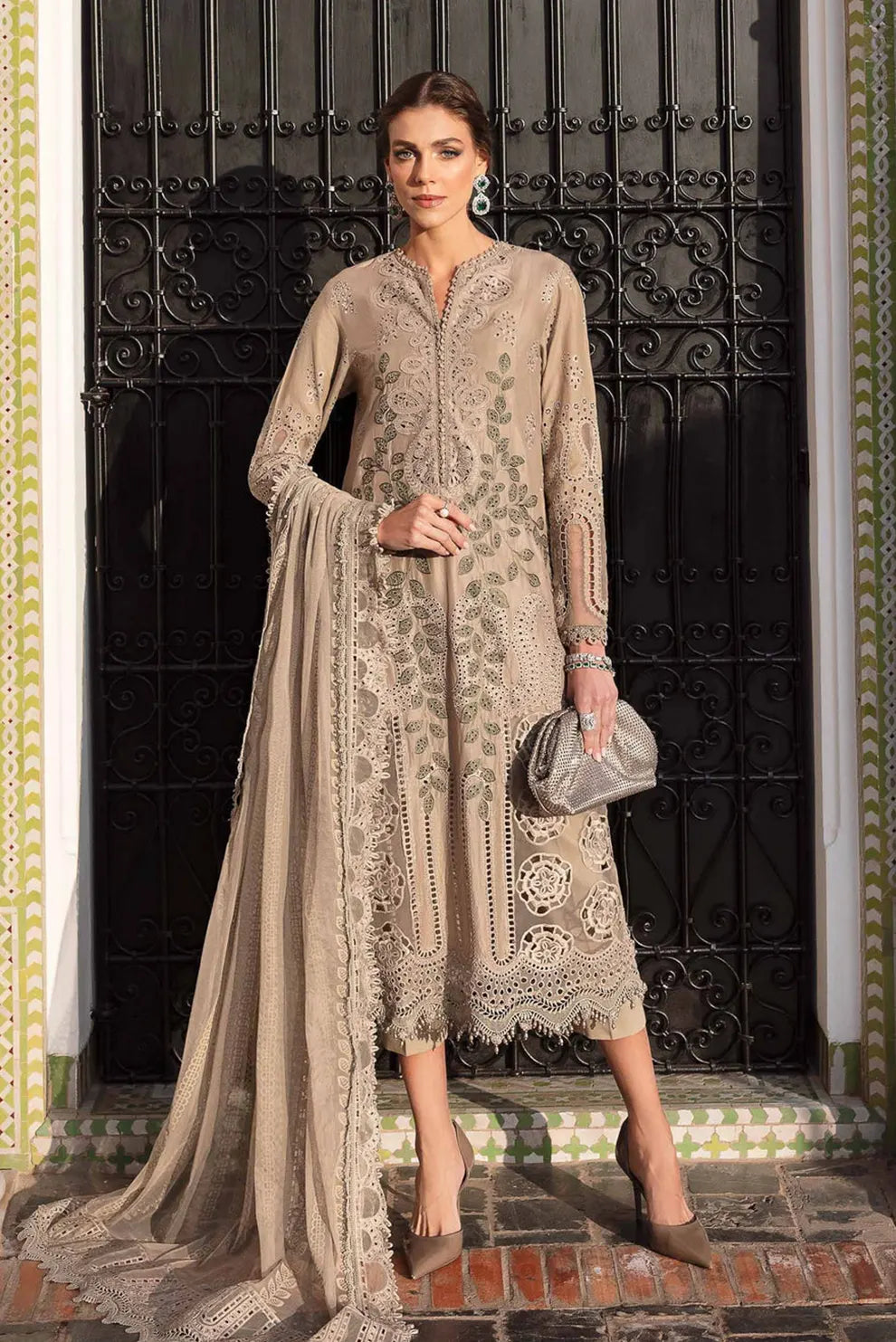 3 PIECE - UNSTITCHED | LUXURY EMBROIDERED LAWN - MB1113