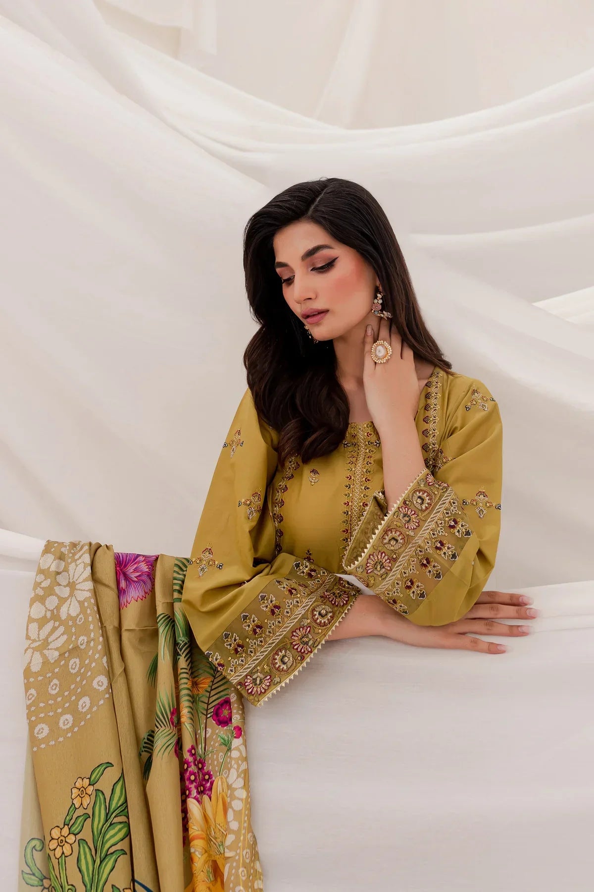 3 PIECE - UNSTITCHED | LUXURY EMBROIDERED LAWN - LL1166