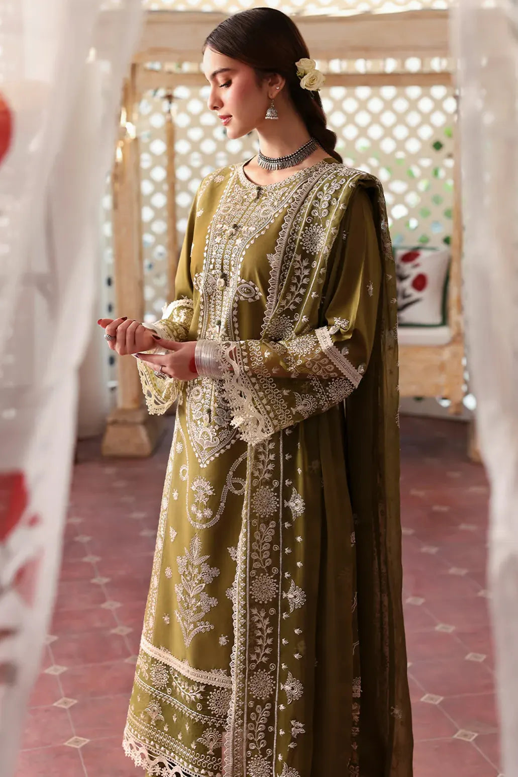 3 PIECE - UNSTITCHED | LUXURY EMBROIDERED LAWN - MN1149