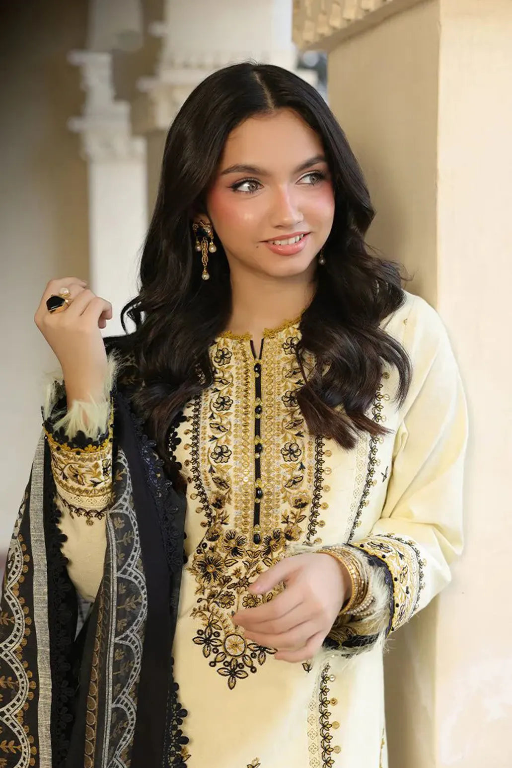 3 PIECE - UNSTITCHED | LUXURY EMBROIDERED LAWN - AJ1196