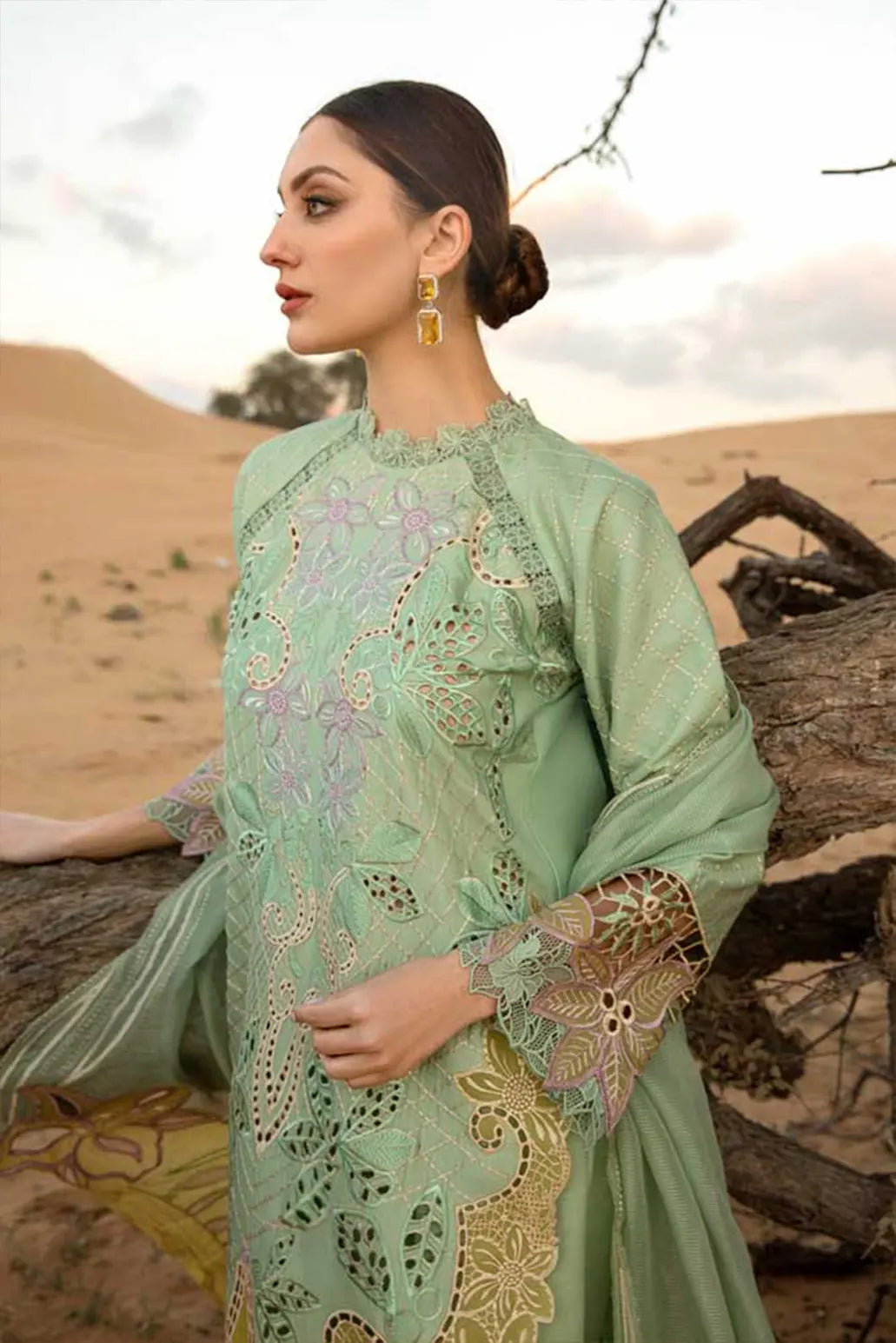 3 PIECE - UNSTITCHED | CHIKAN KARI EMBROIDERED LAWN - RR1152