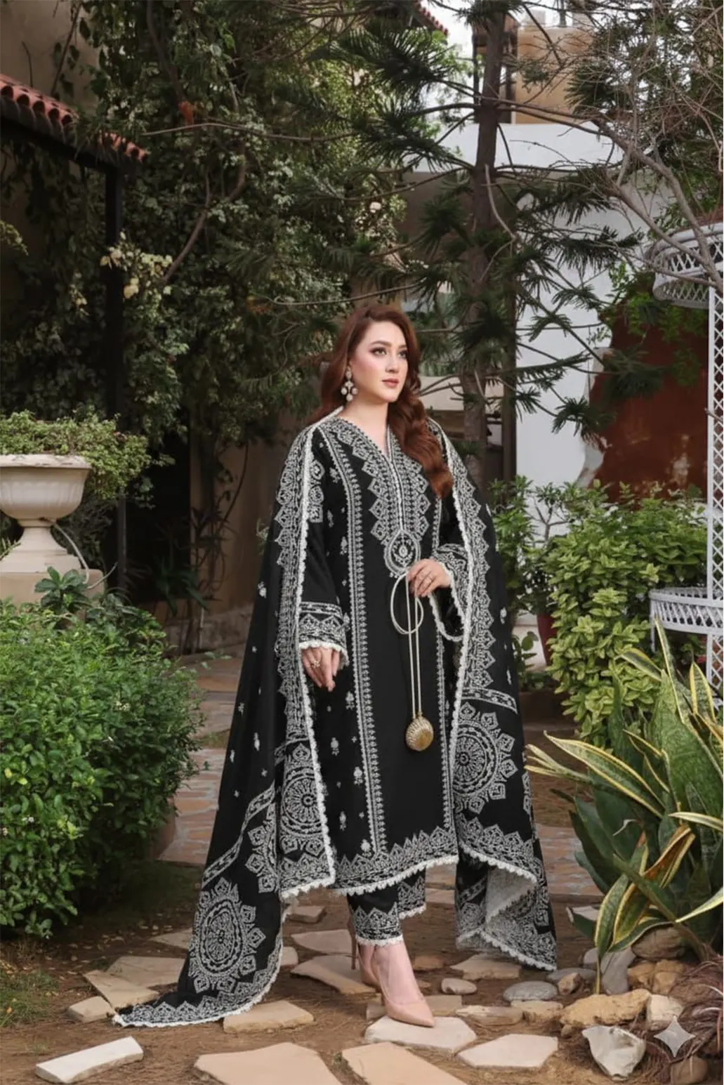 3 PIECE - UNSTITCHED | EMBROIDERED LAWN - GR1235