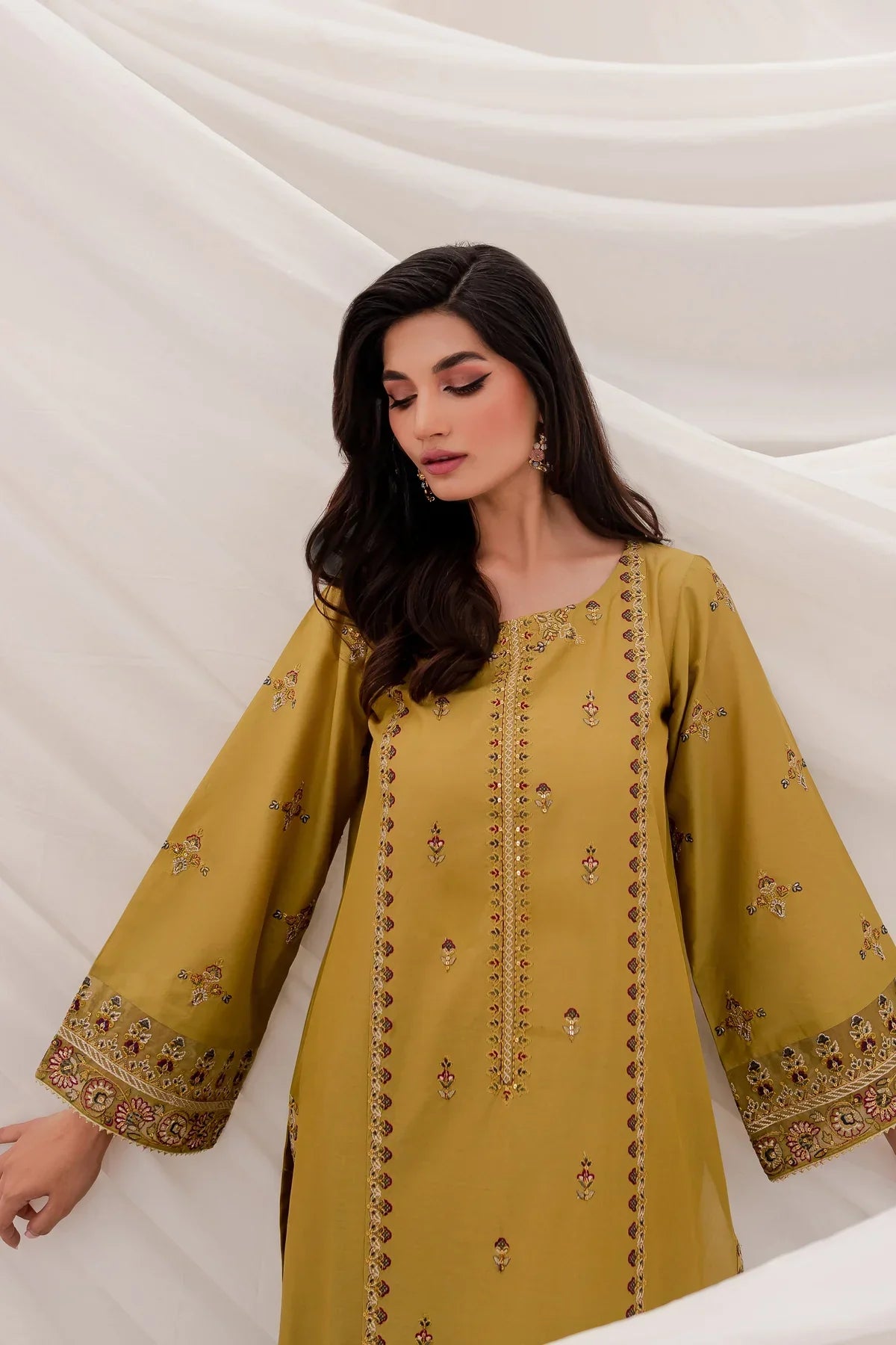 3 PIECE - UNSTITCHED | LUXURY EMBROIDERED LAWN - LL1166