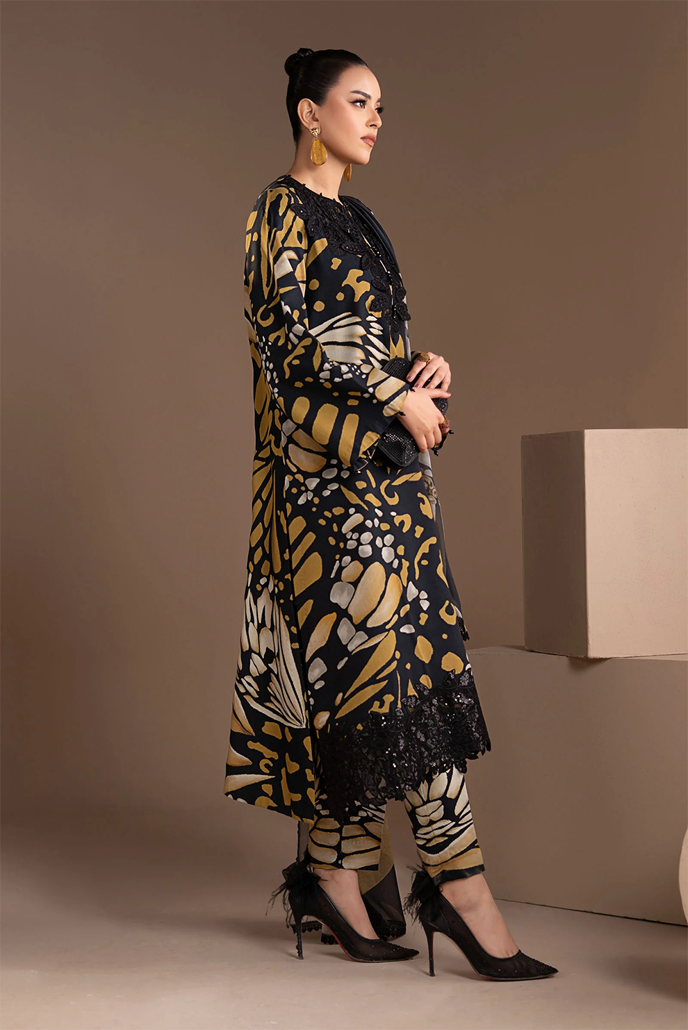 3 PIECE - UNSTITCHED | PRINTED LAWN - MB1216